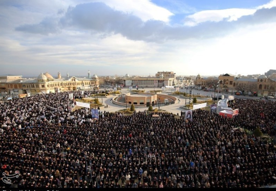 Rakyat Iran Salat IdulFitri di Lapangan Terbuka Saat Perang dengan AS-Israel